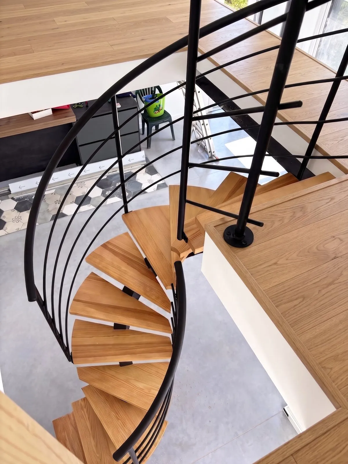 Escalier 3/4 tournant à limon central débillardé — Colmar