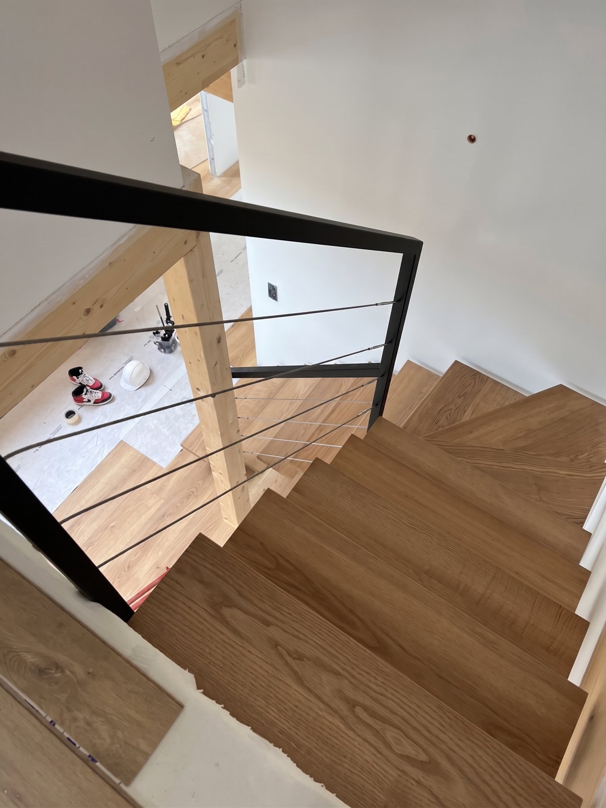 Escalier sur mesure en acier et chêne massif