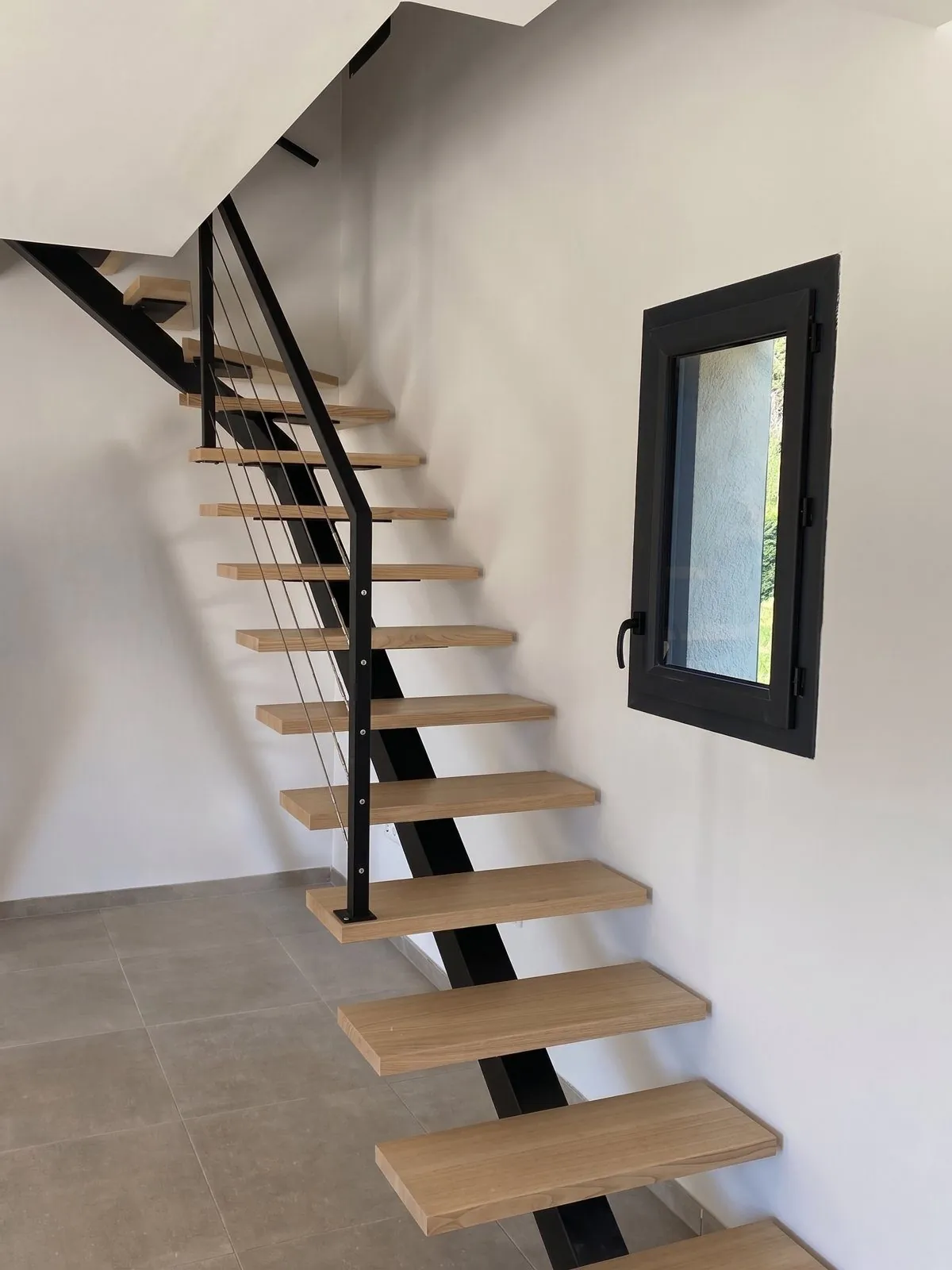 Escalier design en acier et bois — Antibes