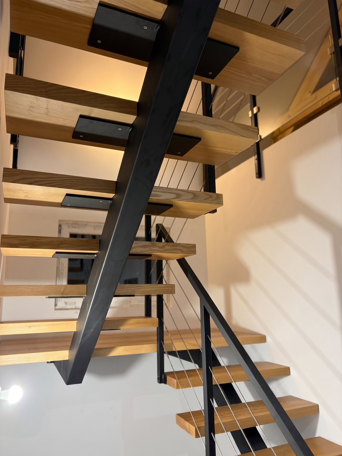 Escalier sur mesure en acier et chêne massif