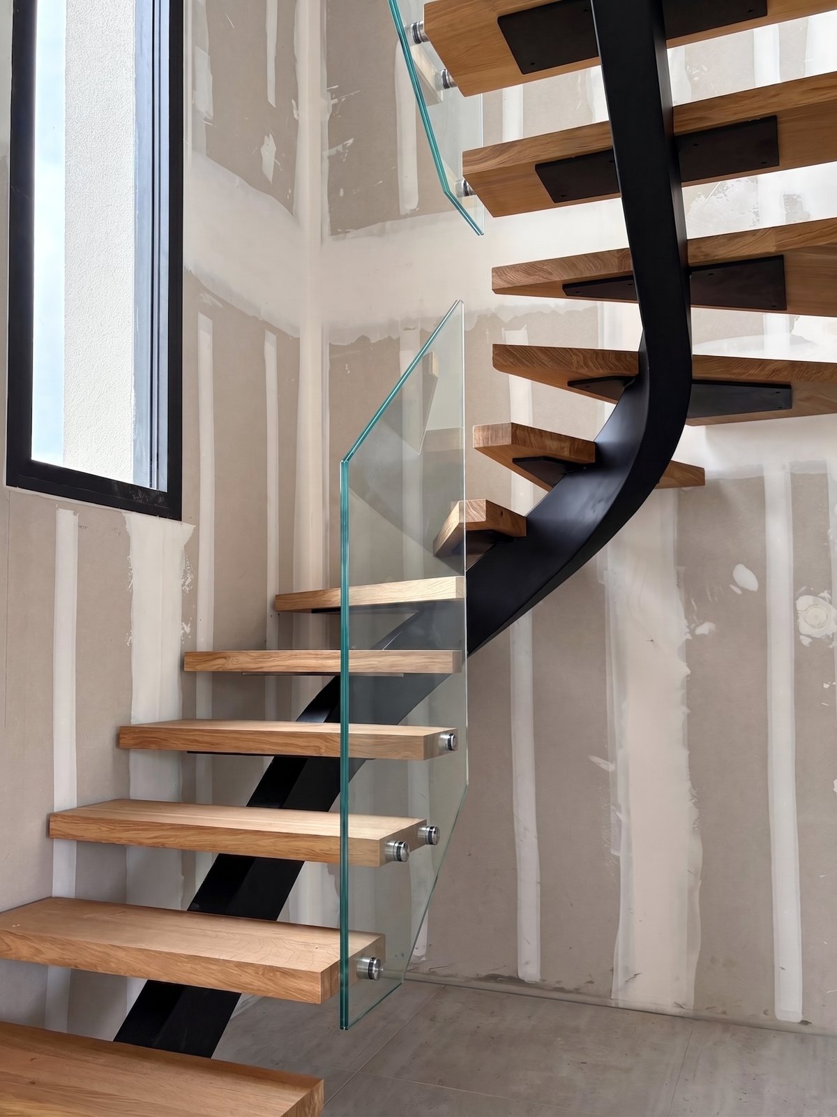 Escalier design métal et chêne