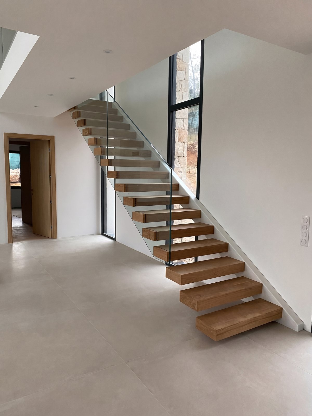 Escalier droit suspendu modèle ADDA
