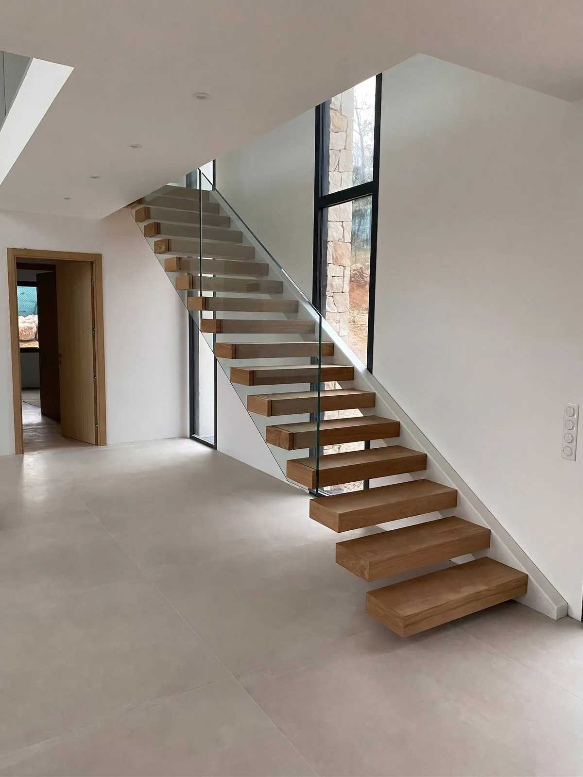 Escalier droit suspendu modèle ADDA — Alès