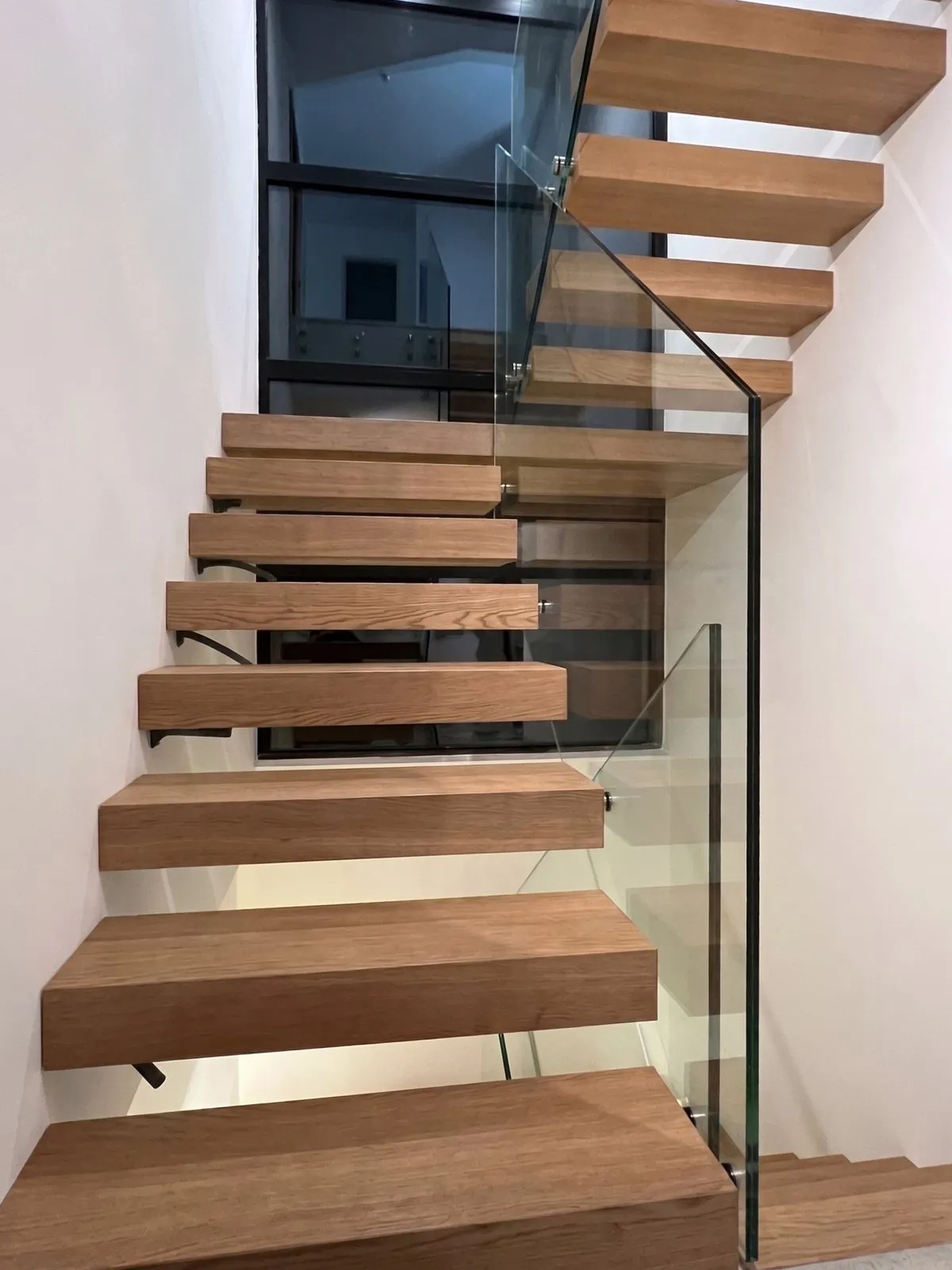 Escalier suspendu 2/4 tournant avec palier — Anduze